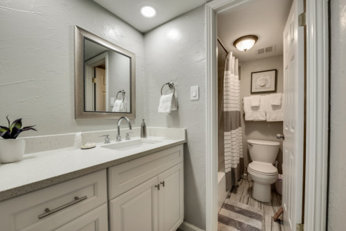 East Ave Home - Gallery - 22
