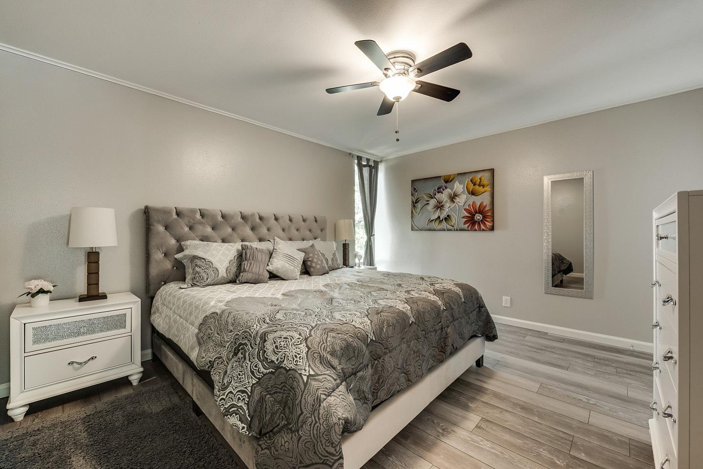  Master Suite  -  Modern Coliving Oasis with Flexible Layout in Convenient Castilian Neighborhood  - Gallery -  1