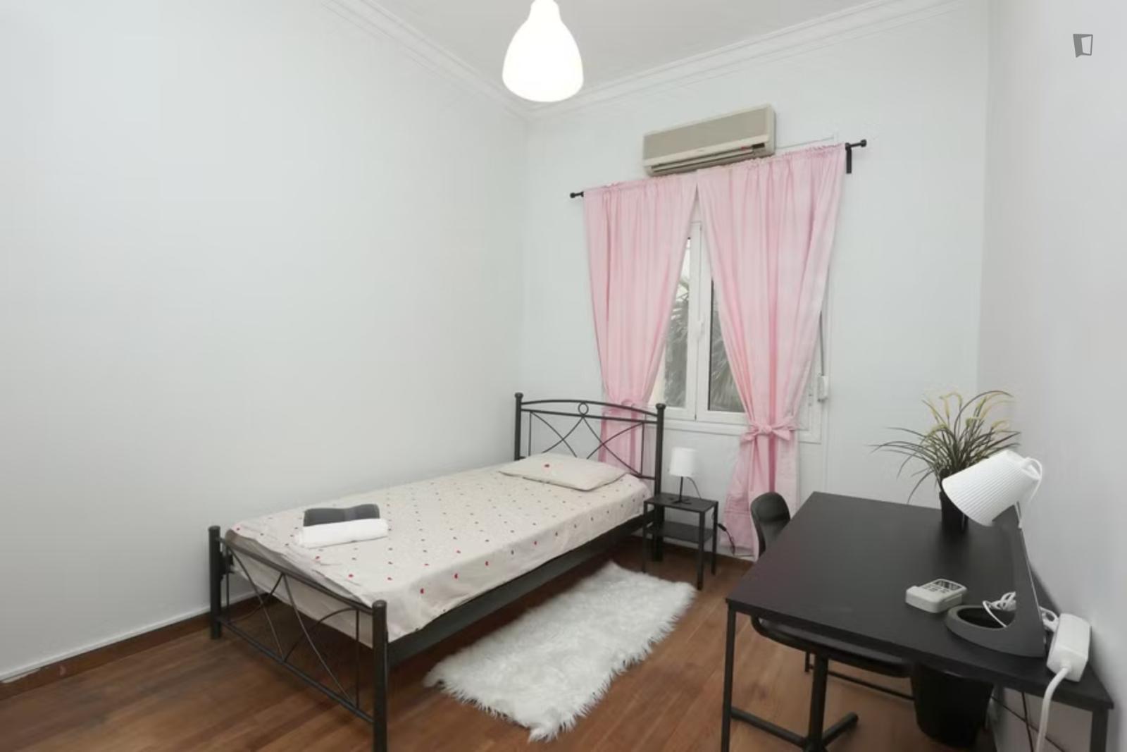  Nice Single Bedroom Near The Athens University Of Economics And Business  -  Nice single bedroom near the Athens University of Economics and Business  - Gallery -  1