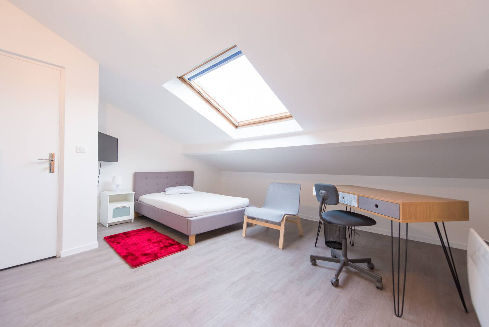 Room 8 - 5