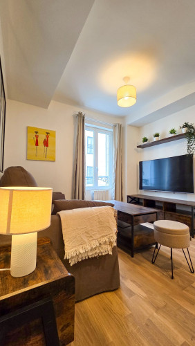 Bright and fully equipped apartment – Popincourt area