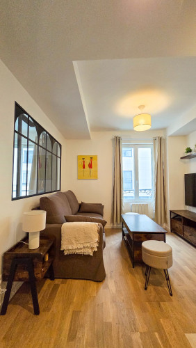 Bright and fully equipped apartment – Popincourt area