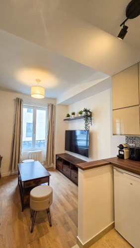 Bright and fully equipped apartment – Popincourt area