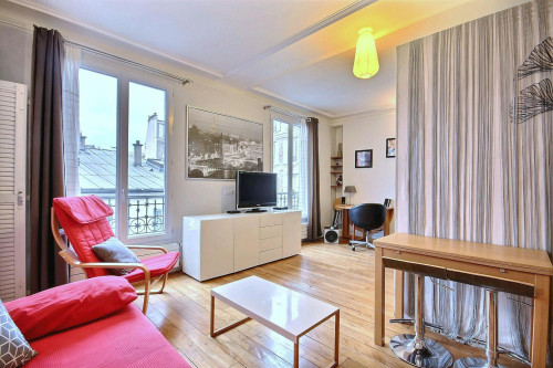 Rue des Vinaigriers, Paris
