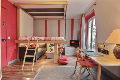 Rue de l'Amiral Roussin, Paris