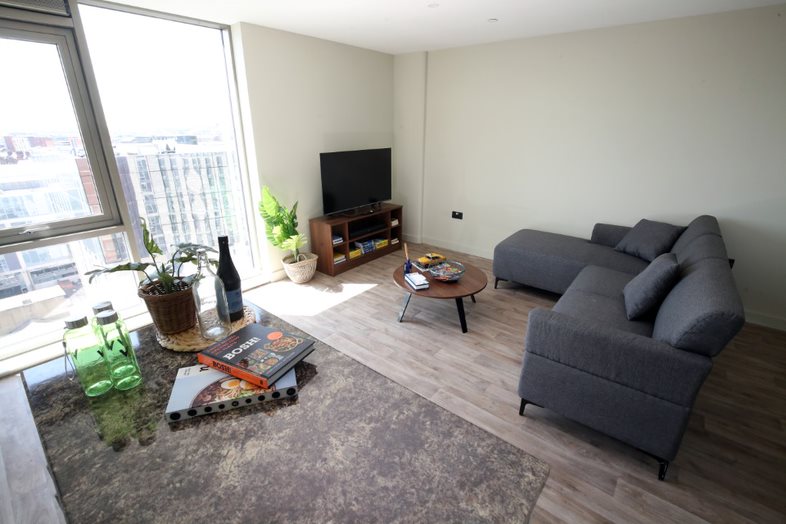 Silver En-Suite - LIV Belfast - Gallery - 9