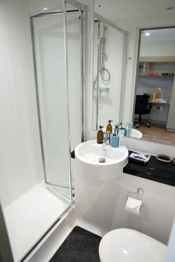 Platinum Studio - LIV Belfast - Gallery - 11