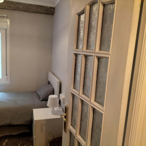 Room in Calle Maestro Marqués, Alicante (Alacant) with 4 bedrooms