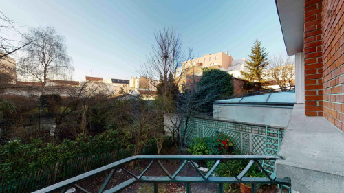 Big single bedroom near Parc Stalingrad