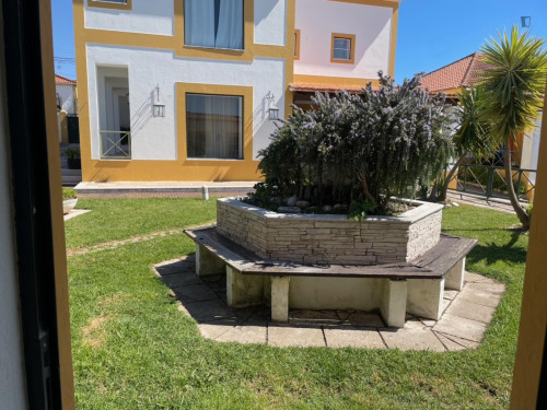 Vibrant Double Bedroom with a private bathroom in Tomar - Gallery - 7
