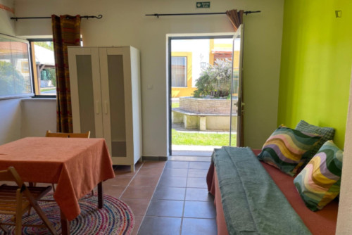 Comfy Double Bedroom with a private bathroom close to Carrascal - Delongo Train Station - Gallery - 16
