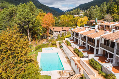 Selina Geres  - Gallery -  3