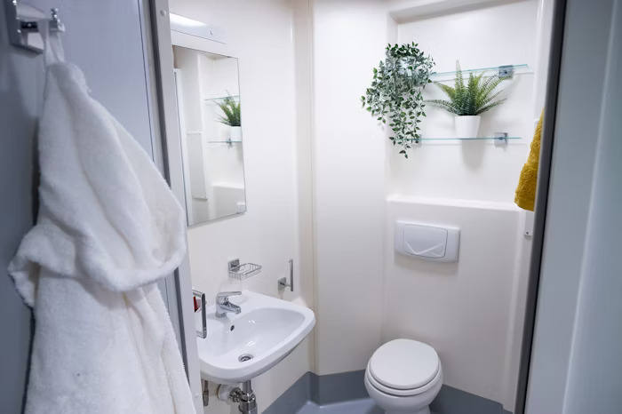 En-Suite Silver  -  Portsburgh Court Roost  - Gallery -  4
