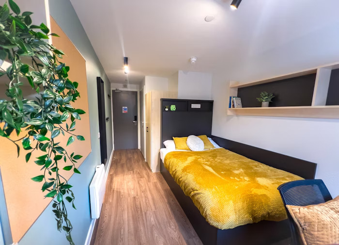  En-Suite Silver  -  Portsburgh Court Roost  - Gallery -  1