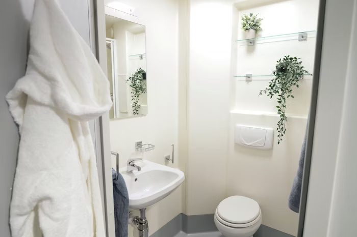  En-Suite Gold  -  Portsburgh Court Roost  - Gallery -  2