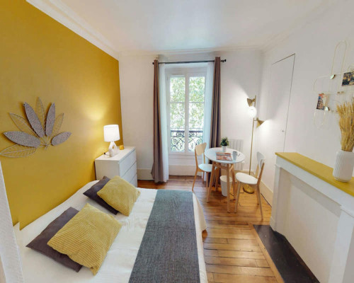 Avenue des Ternes, Paris