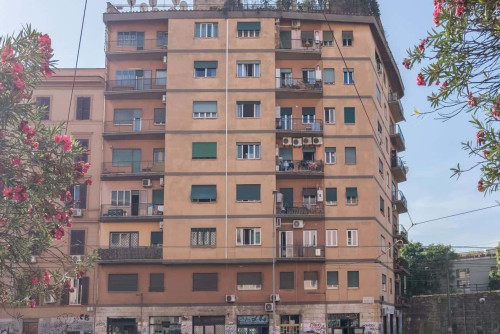 Luminoso quadrilocale vicino al Pigneto