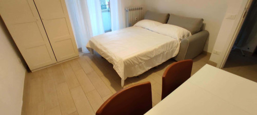 Room in Via Alghero, Roma for 50 m² with 2 bedrooms