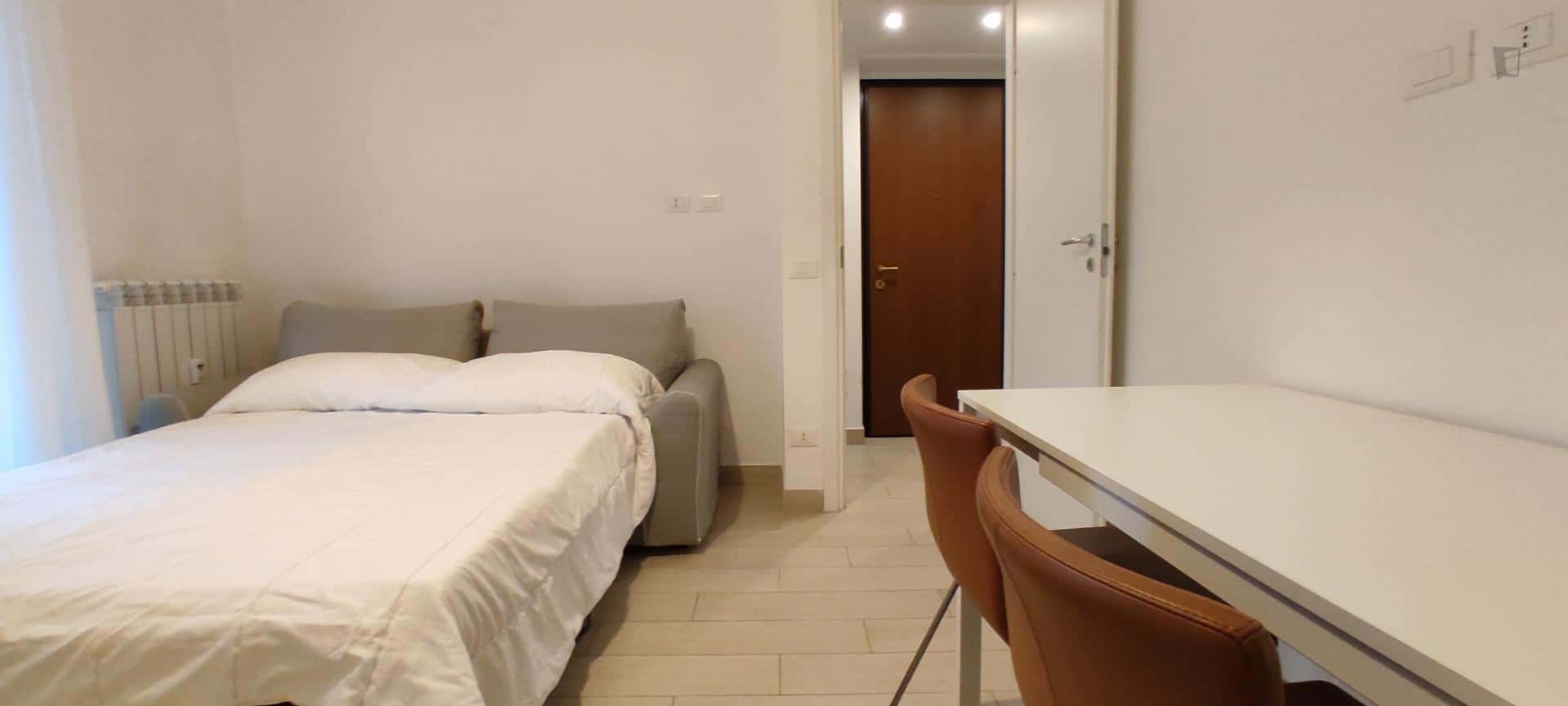 Room In Via Alghero, Roma For 50 M² With 2 Bedrooms - Room in Via Alghero, Roma for 50 m² with 2 bedrooms - Gallery - 1
