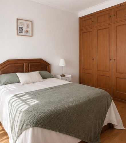 Welcoming Double Bedroom with a balcony close to Leiria Train Station