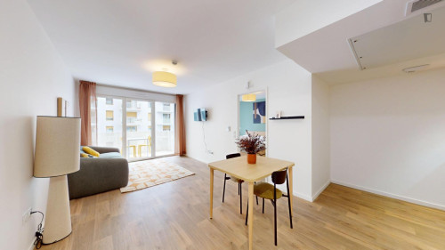 Excellent 1-bedroom apartment near the Les Grésillons train station 