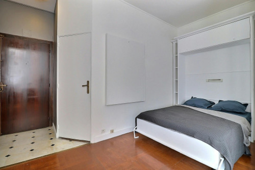 Avenue Montaigne, Paris - Gallery - 5