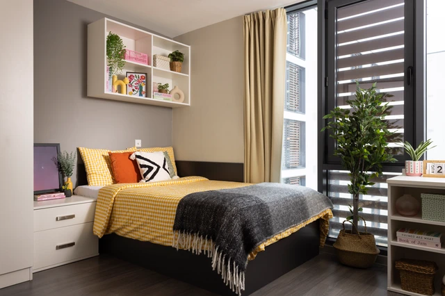 Large High Double Studio - Salisbury Court Unite - Gallery - 4