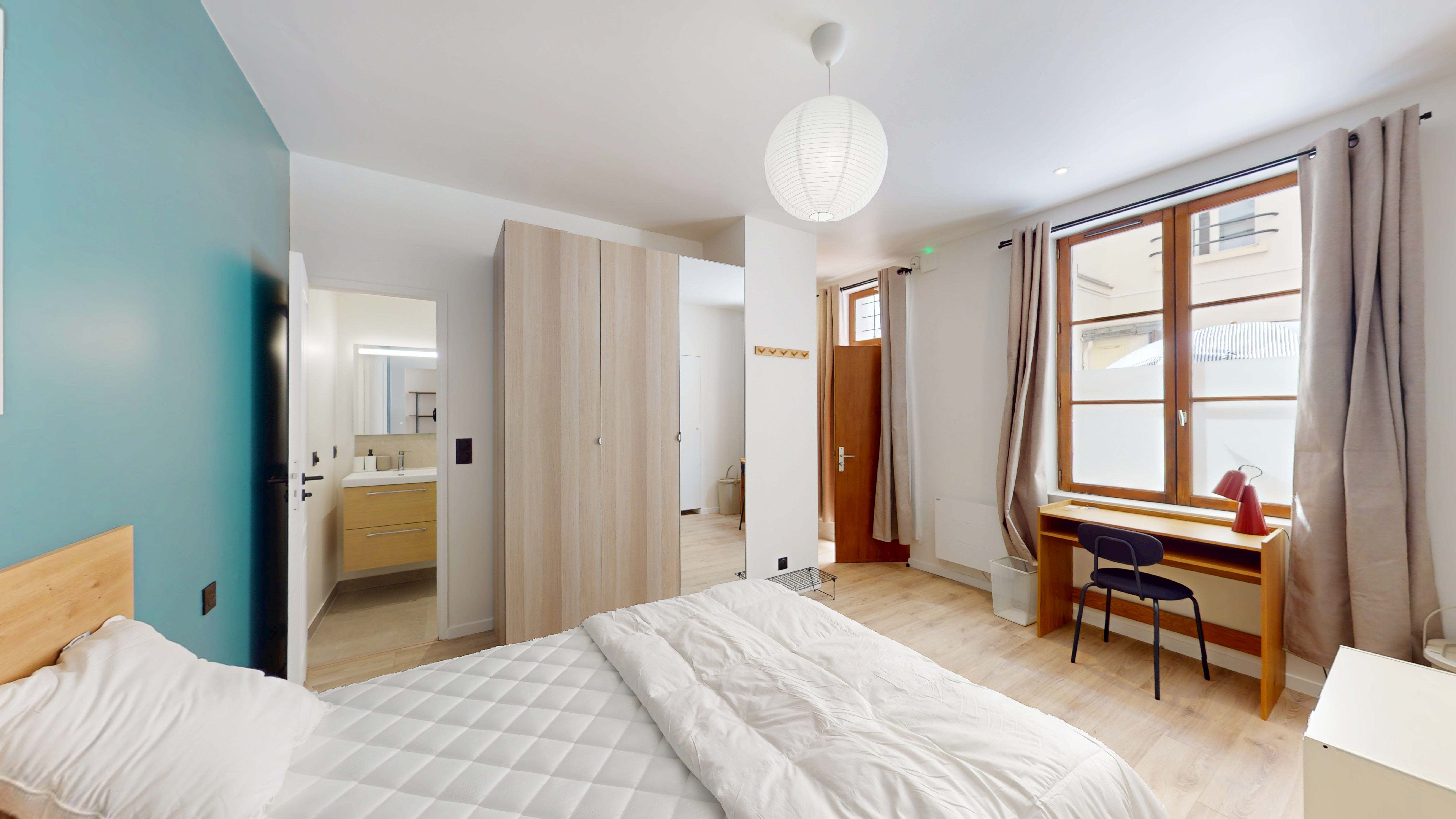 Room 8 - 9