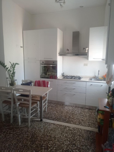 Double bedroom in 3-bedroom apartment - Gallery - 6