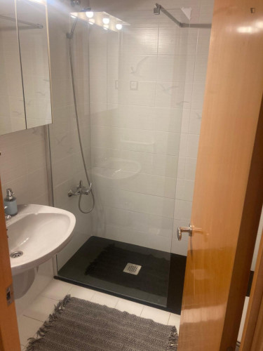 Single bedroom in 4 bedroom apartment  - Gallery - 7