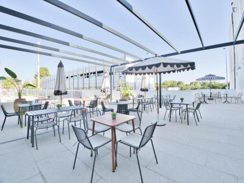 71efd3d76b6fd7fc6570900bee6fc1473d11731efbc0f2a03bf3bae7c122036f.jpg
