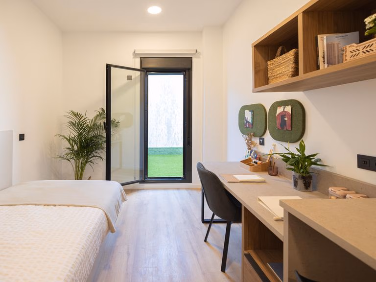 Gold En-Suite - Canvas Pamplona Plazaola - Gallery - 1