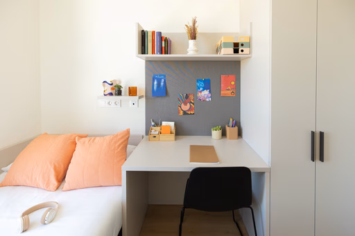  Silver Ensuite  -  Canvas Student Salamanca Luna  - Gallery -  1