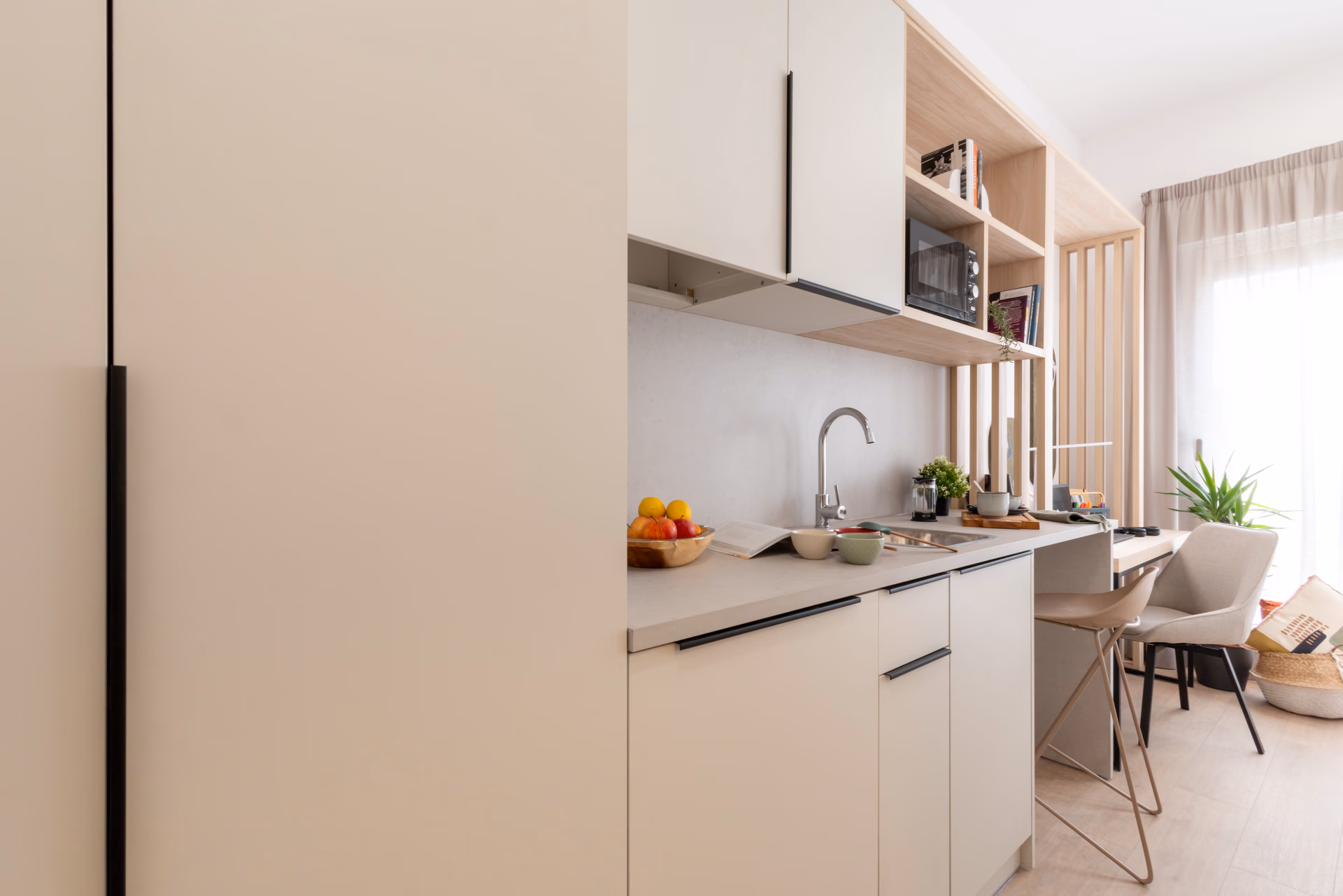  Bronze Ensuite  -  Canvas Student Sevilla Lago  - Gallery -  1