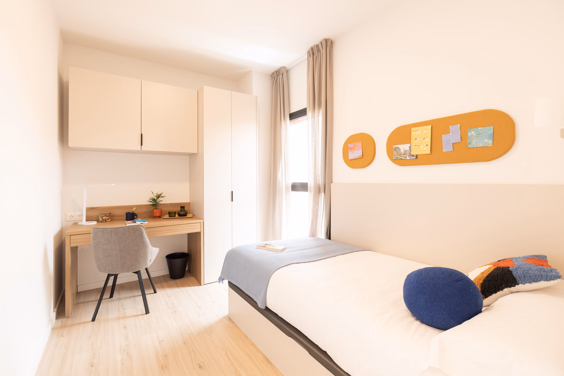  Shared 2 Bedroom Apartment Bronze  -  Canvas Student Sevilla Lago  - Gallery -  1