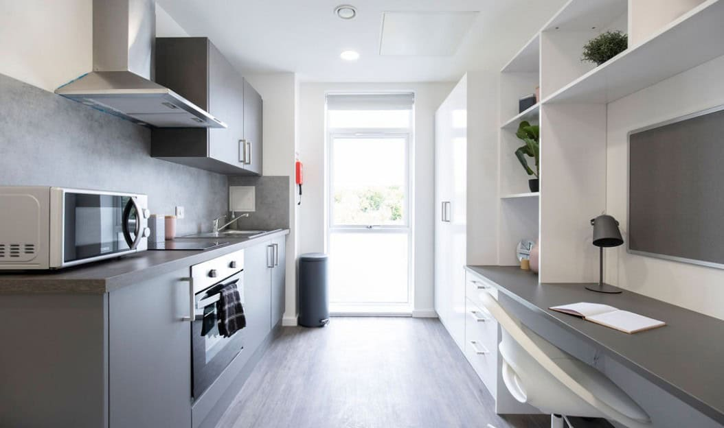  8 Bed Classic En-Suite  -  The Cavendish  - Gallery -  17