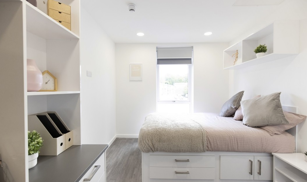 5 Bed Classic En-Suite - 2