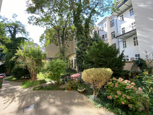 Große Neugasse, Vienna
