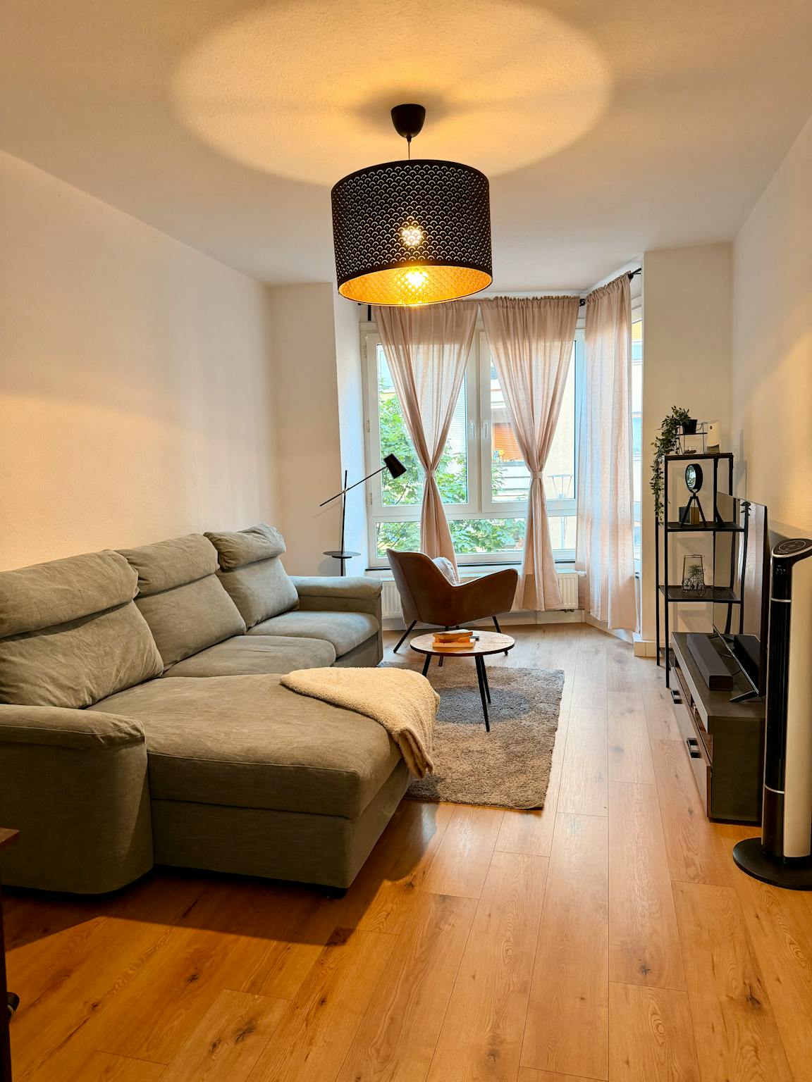  Entire Place  -  Mundenheimer Straße, Ludwigshafen am Rhein  - Gallery -  1