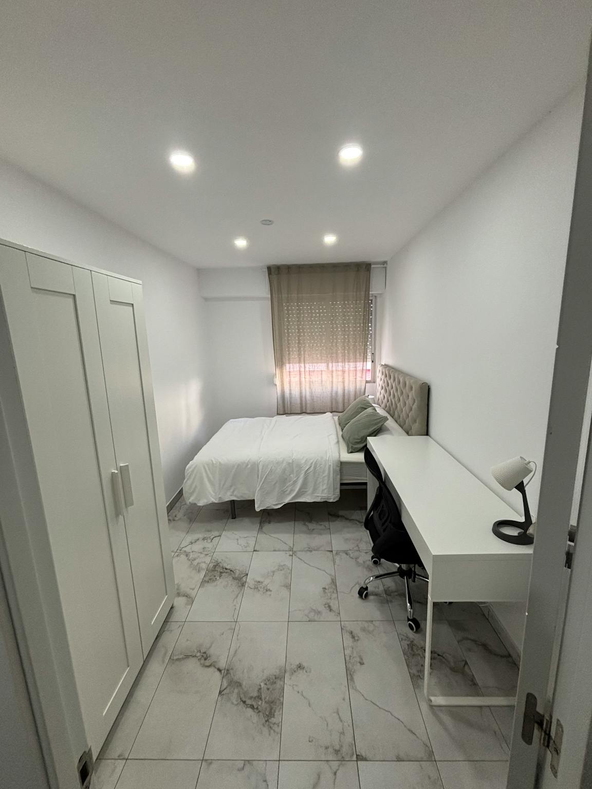Private Room - Calle Juan de la Cueva, Cartagena - Gallery - 1