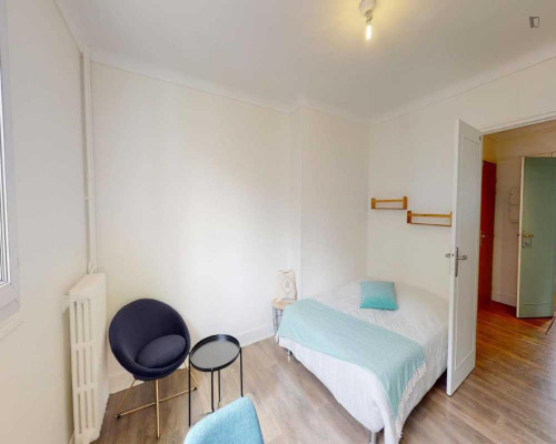 Luminous double bedroom in Porte d'Asnières