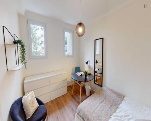 Neat double bedroom in Porte d'Asnières