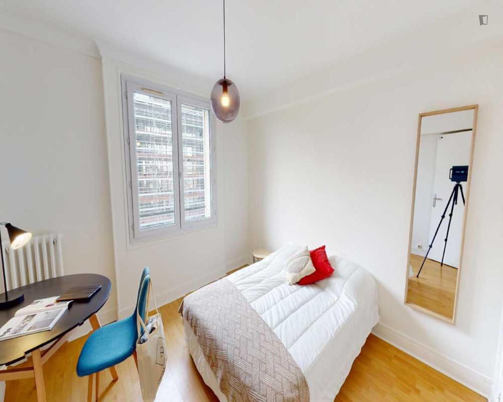 Welcoming Double Bedroom In Porte D'Asnières - Welcoming double bedroom in Porte d'Asnières - Gallery - 1