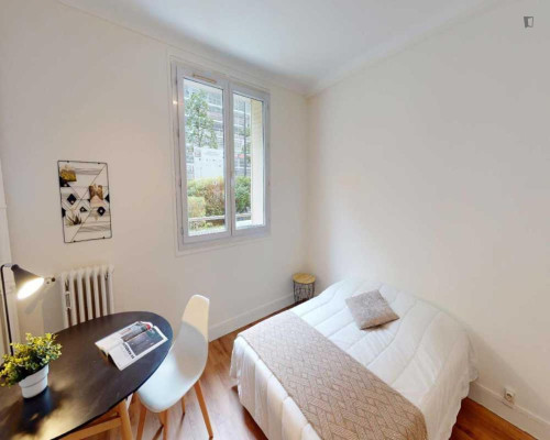 Double bedrroom in a student flat, in Porte d'Asnières