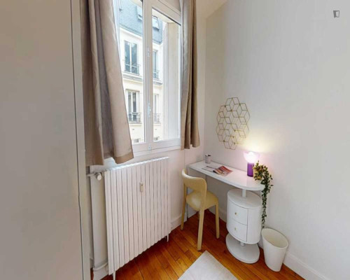 Excellent double bedroom in the 8th arrondissement