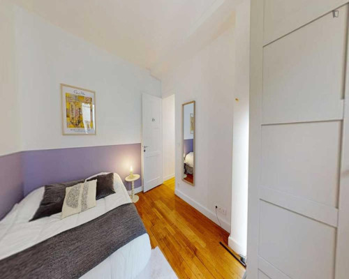 Excellent double bedroom in the 8th arrondissement