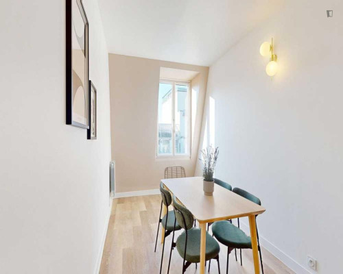 Comfy double bedroom in Quartier du Faubourg-du-Roule - Gallery - 9