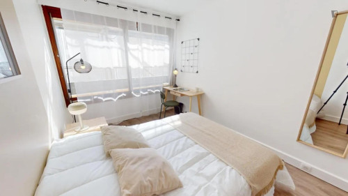 Tasteful double bedroom in Saint-Lambert
