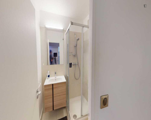 Grand double bedroom in Saint-Lambert - Gallery - 10