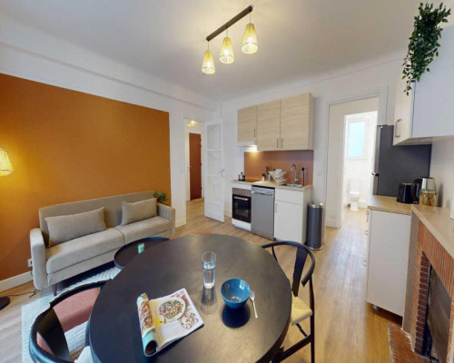 Neat double bedroom in Porte d'Asnières